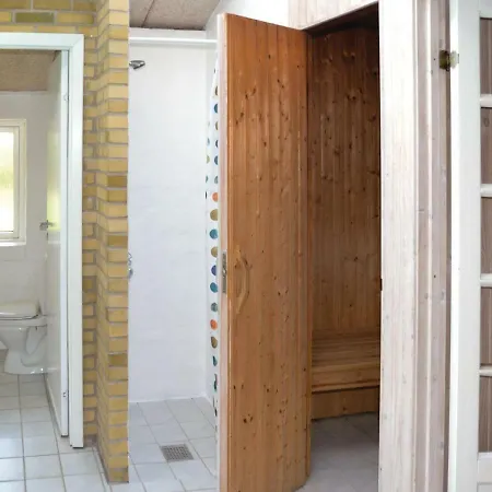 Feriehus Four-bedroom Holiday In